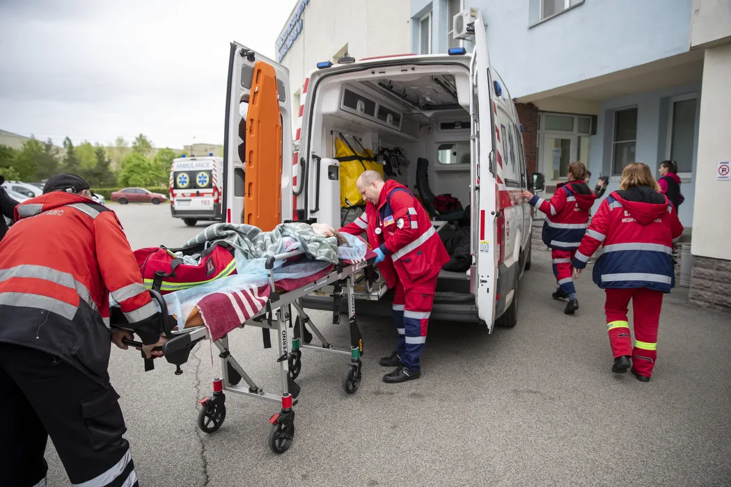 У Києві евакуюють дві лікарні, одна з яких дитяча, через публікації в мережі про загрозу ракетного удару: подробиці. Фото і відео