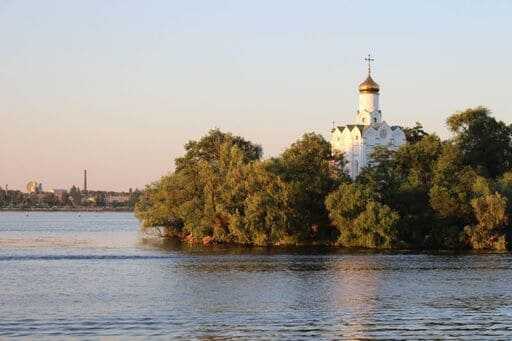 Монастирський острів. Свято-Миколаївський православний храм