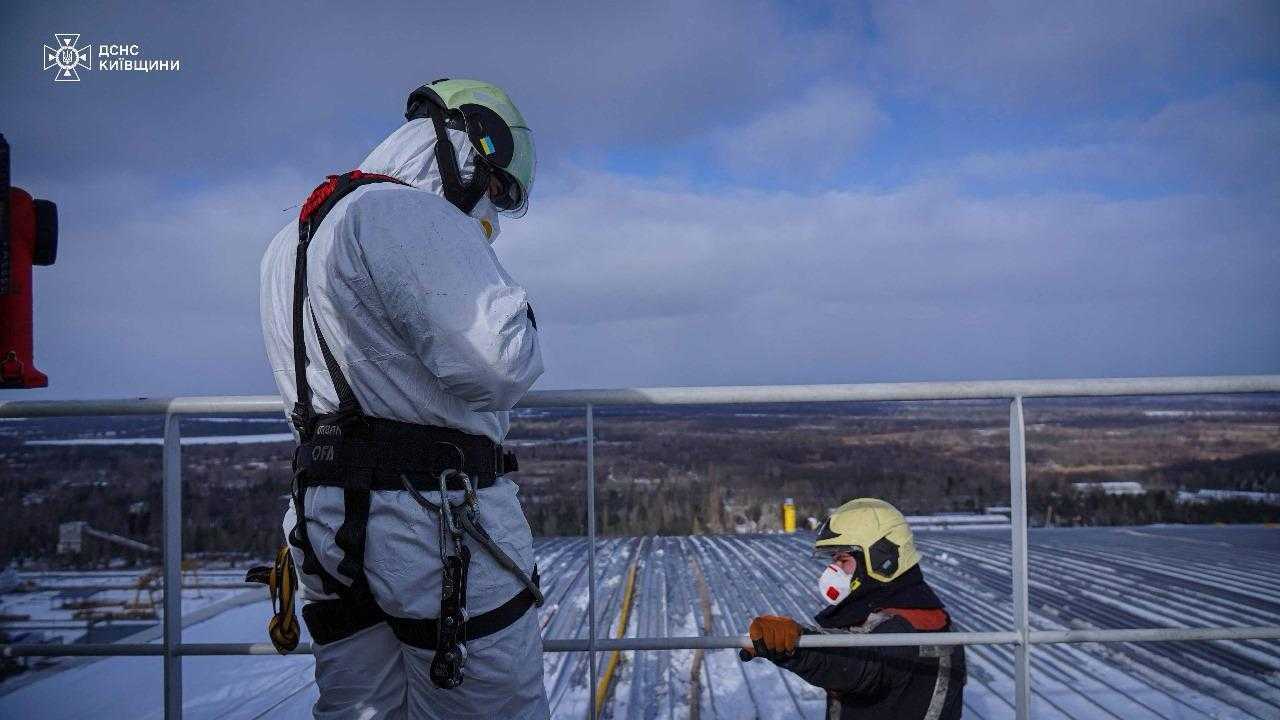 Атака "Шахеда" на ЧАЕС: рятувальники виявили новий осередок тління. Подробиці та фото