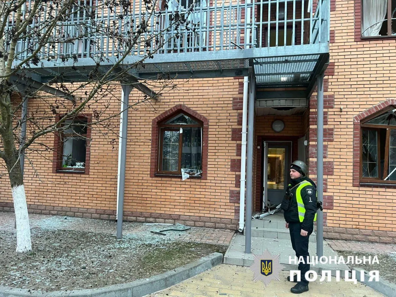 Пошкоджено школи та дитсадок: у КОВА розповіли про наслідки російської атаки на Київщину. Фото