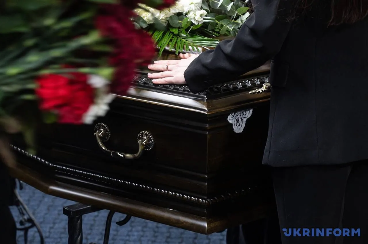 У Києві попрощались із журналісткою Тетяною Кулик та її чоловіком, які загинули внаслідок атаки РФ. Фото