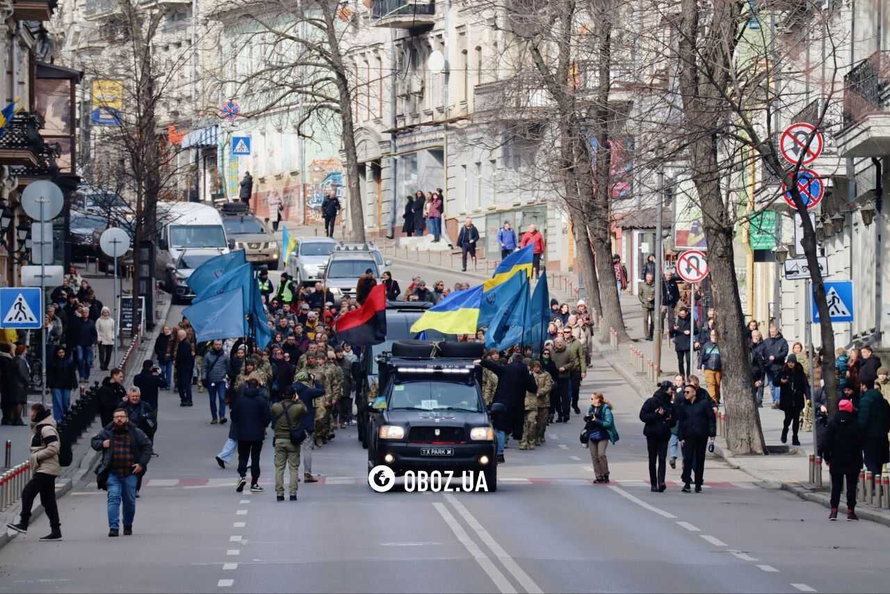 У Києві попрощались із захисником України Василем Ратушним. Фото та відео