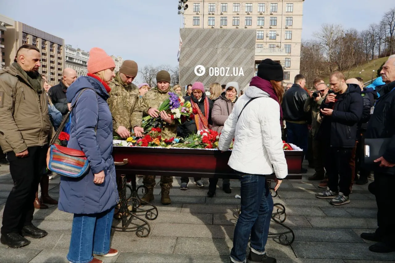 У Києві попрощались із захисником України Василем Ратушним. Фото та відео