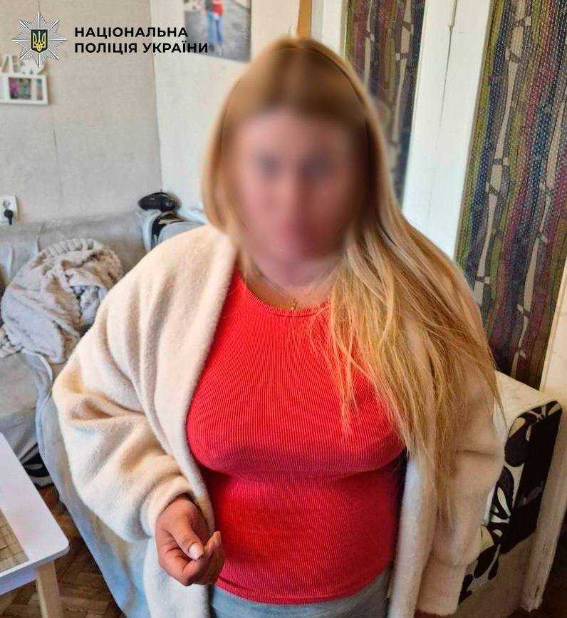 У Києві жінка через зауваження влаштувала стрілянину у дворі будинку: є поранений. Подробиці та фото
