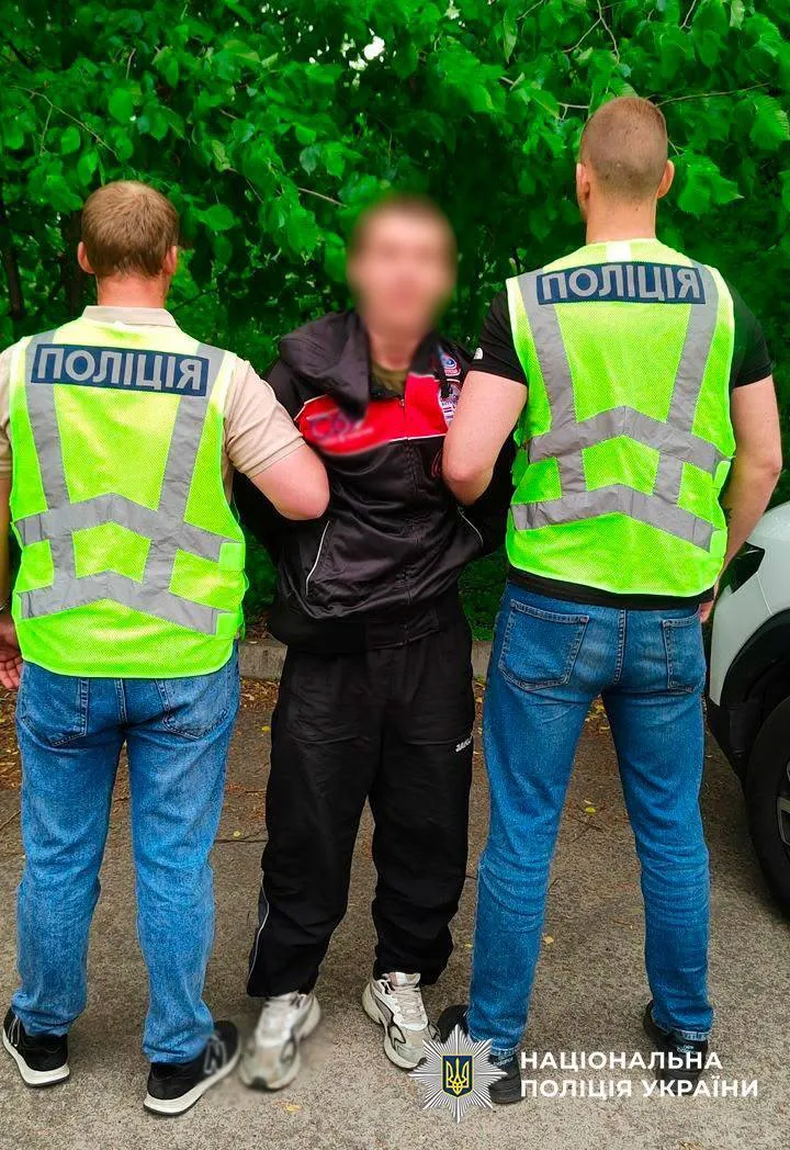 Підозрюваному йому загрожує до 15 років позбавлення волі.