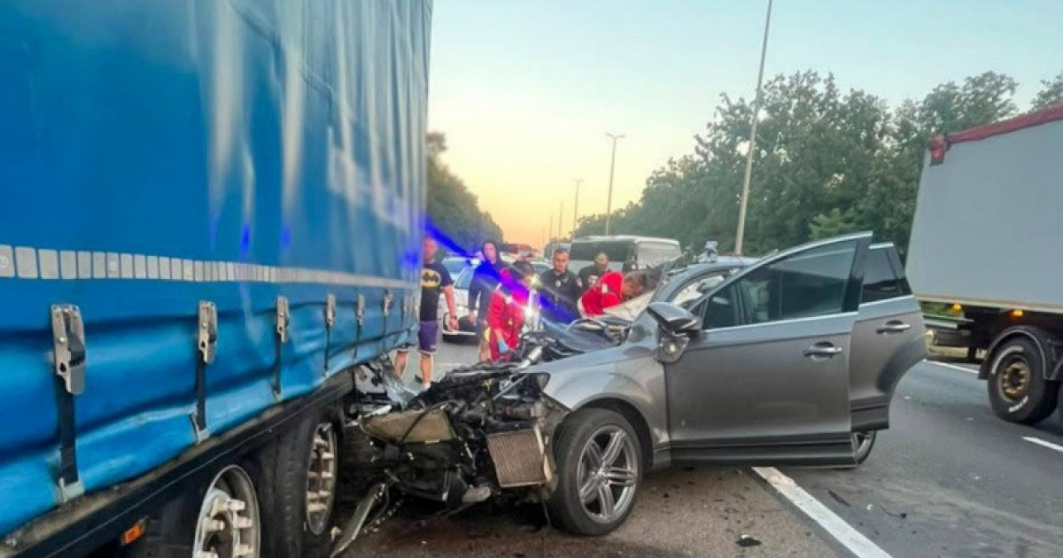 Жахлива ДТП у Києві: загинули жінка і дитина.
