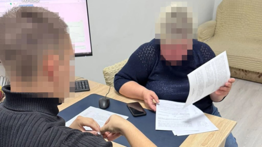 Львівщина: Виховательку спецдитсадка підозрюють у побитті 2-річної дівчинки, яка не попросилася до туалету.