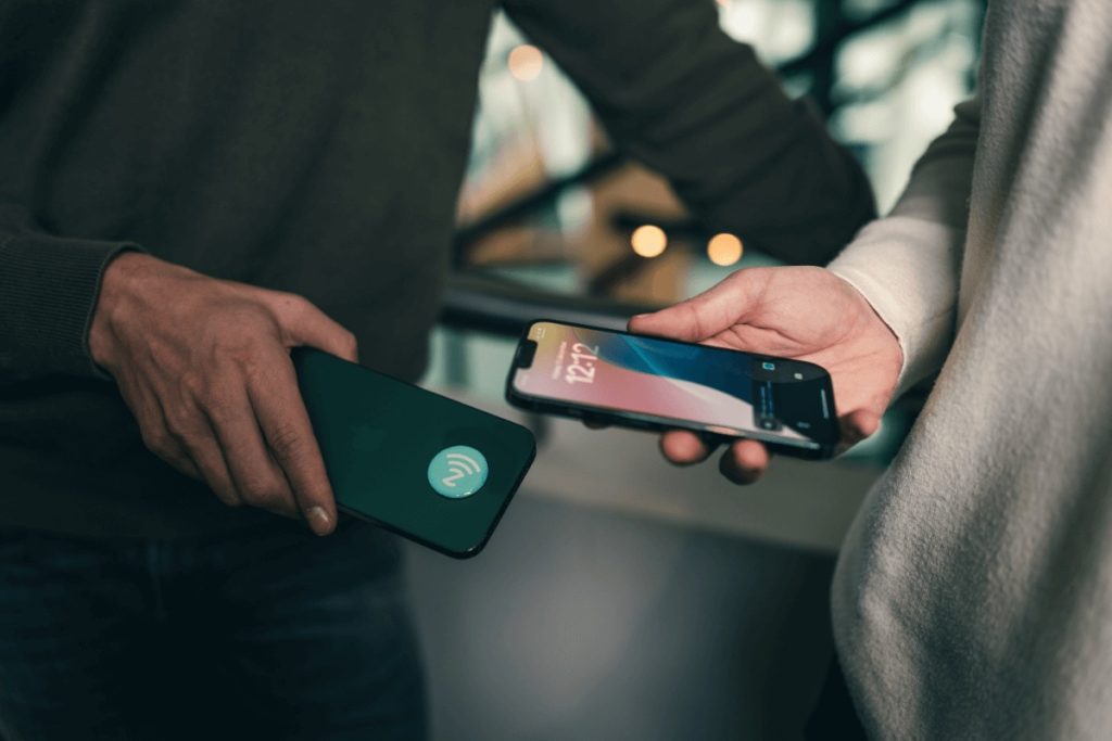 Смартфони з NFC