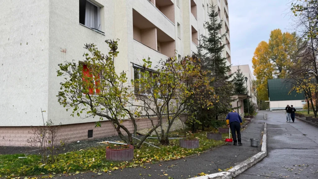 Удар по гуртожитку ДТЕУ: двоє студентів поранені. Наслідки трагедії.