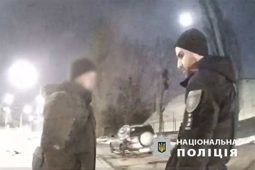 У Києві п’яний водій після ДТП за $300 намагався "вирішити питання" із патрульними: йому повідомили про підозру. Подробиці та фото